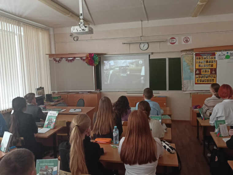 Видеоэкскурсия на выставку патриотического объединения «Ленрезерв».